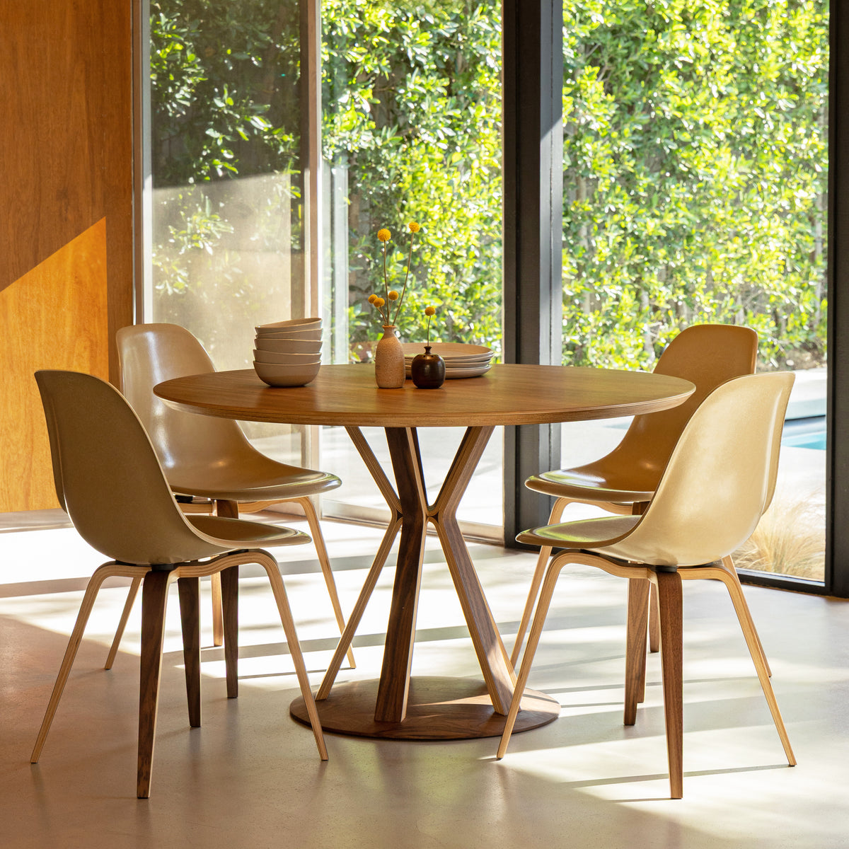 Harmonia Dining Table